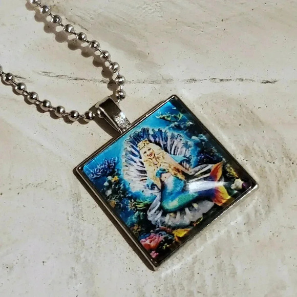 Handcrafted Mermaid in Her Oyster Shell Square Glass Cabochon Pendant  Necklace - Picture 2 of 4